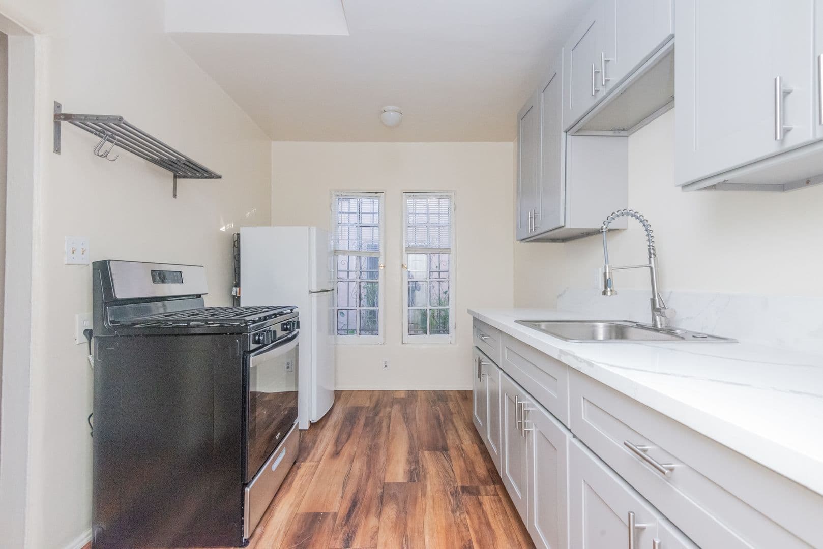 Los Angeles Apartment: 1225 North Citrus Ave.