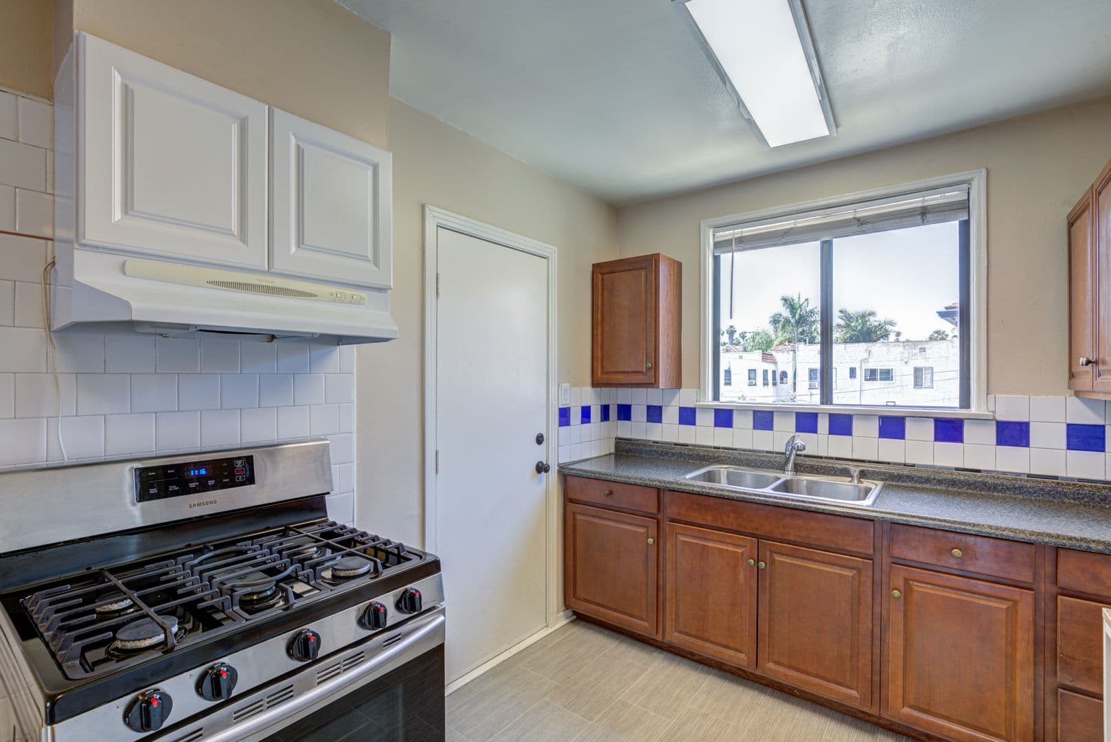 Los Angeles Apartment: 1154 S. Plymouth Blvd.