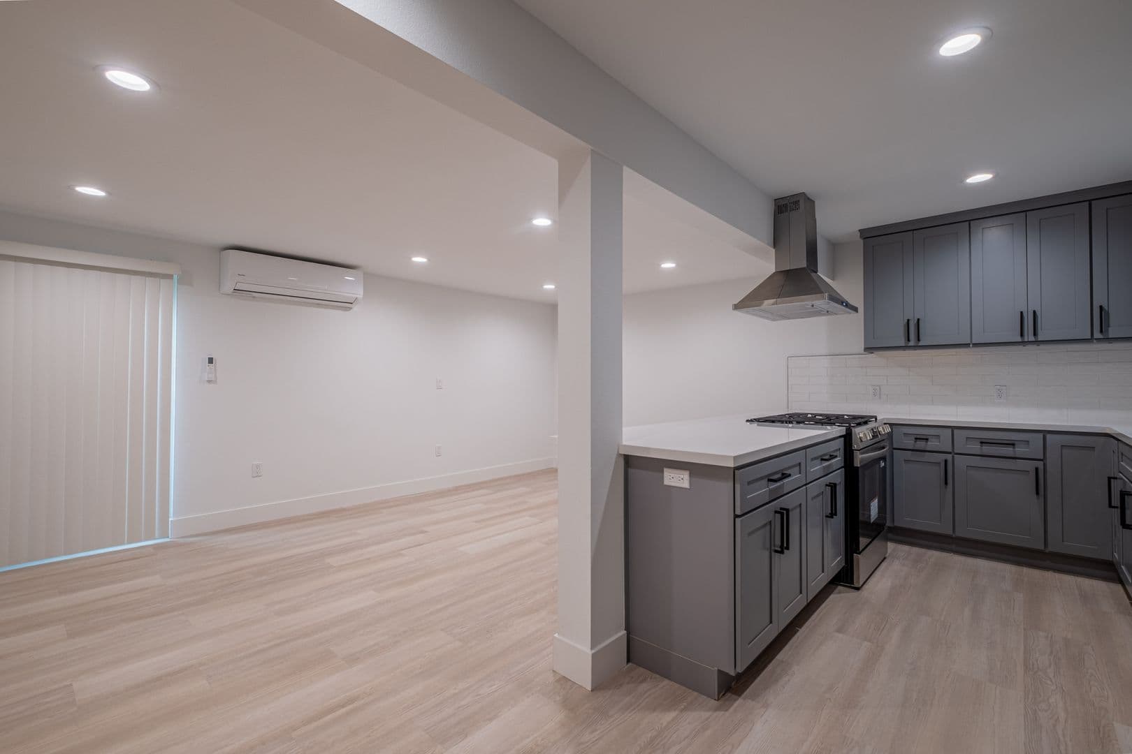 Redondo Beach Apartment: 2107 Pullman Lane