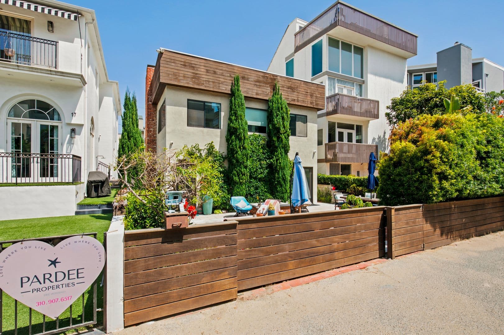 Marina del Rey Apartment: 21-23 Privateer Street