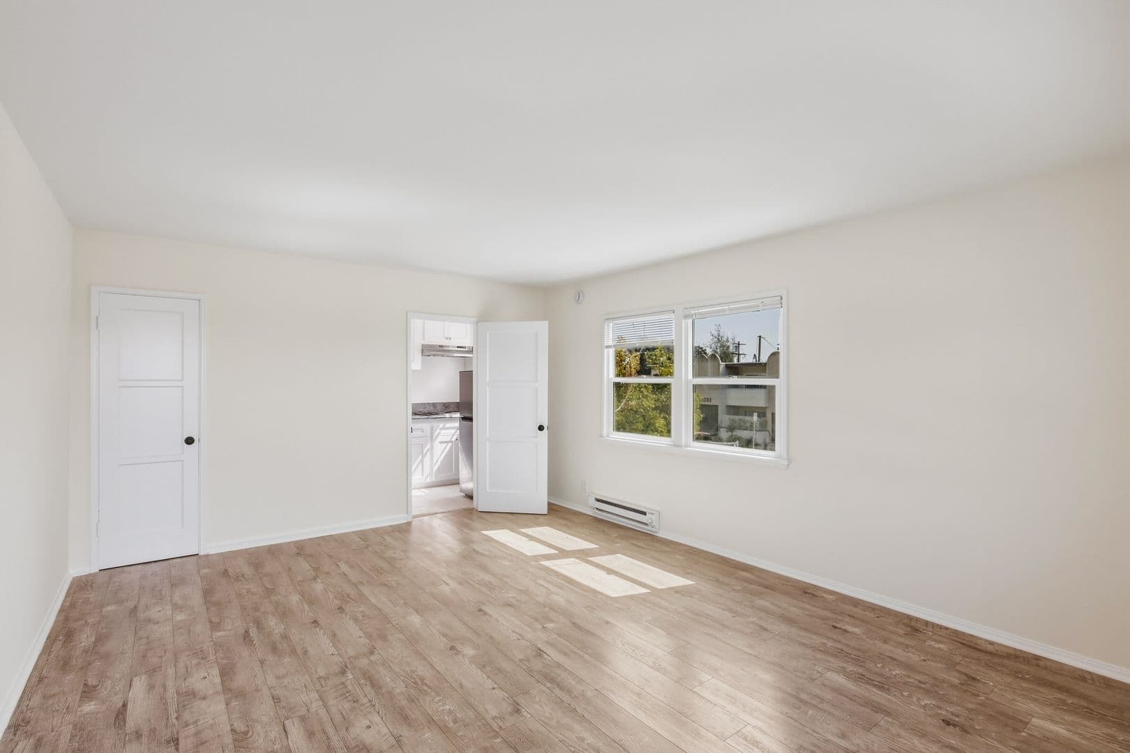 Santa Monica Apartment: 2521 Euclid Street