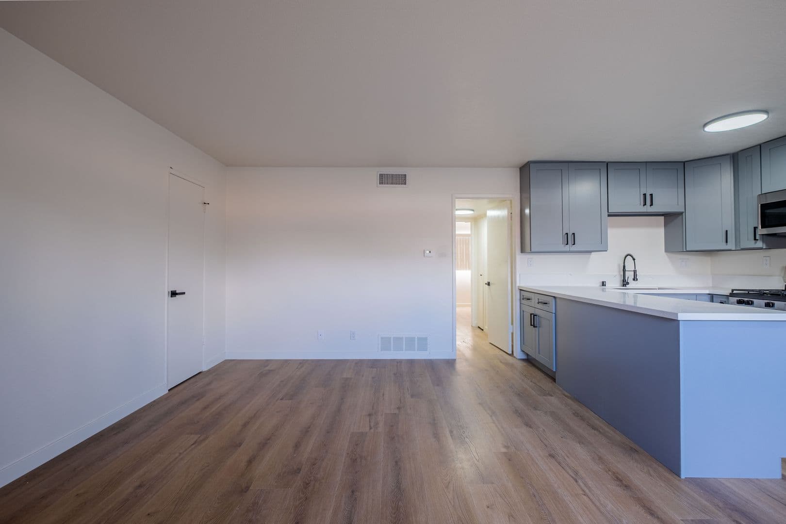 Torrance Apartment: 4712 Del Amo Blvd