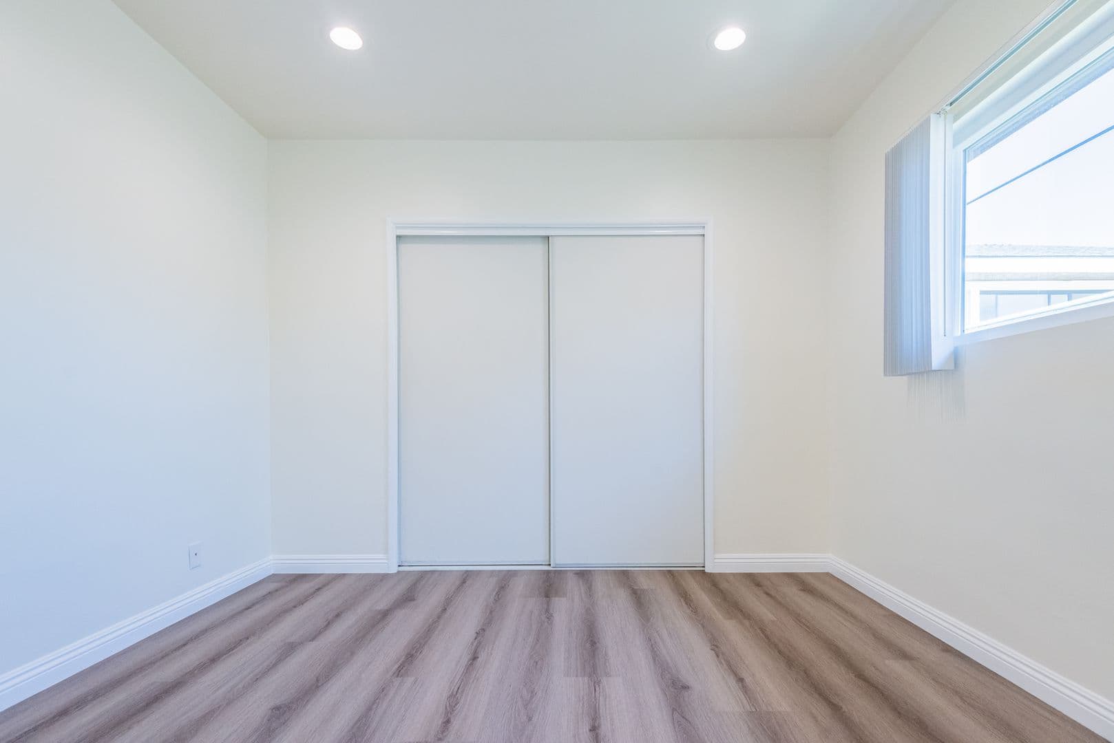 Redondo Beach Apartment: 2107 Pullman Lane