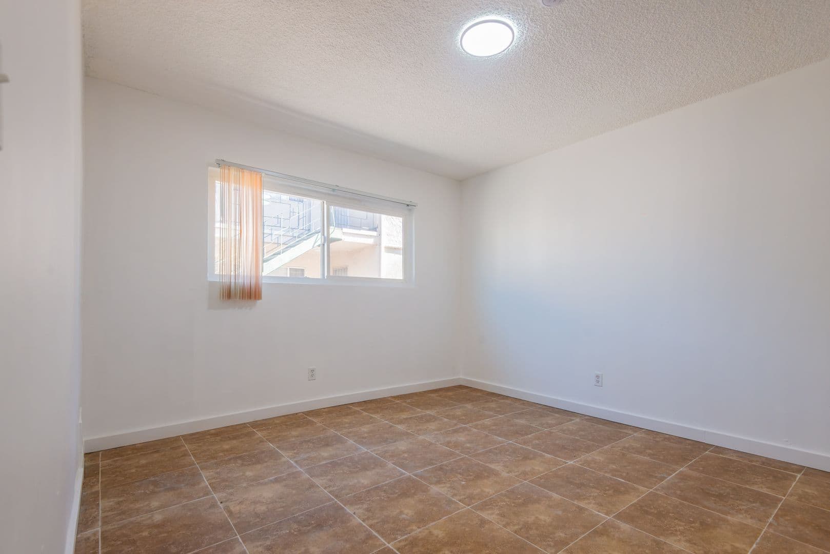 North Hollywood Apartment: 13135 Vanowen Street