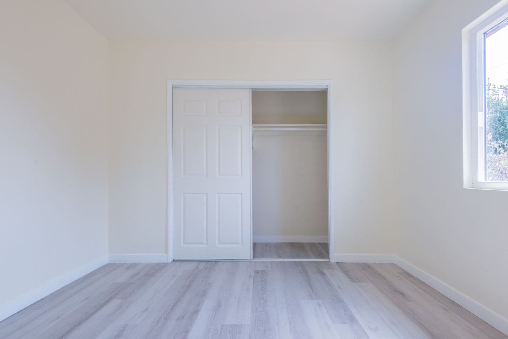 Redondo Beach Apartment: 2107 Pullman Lane