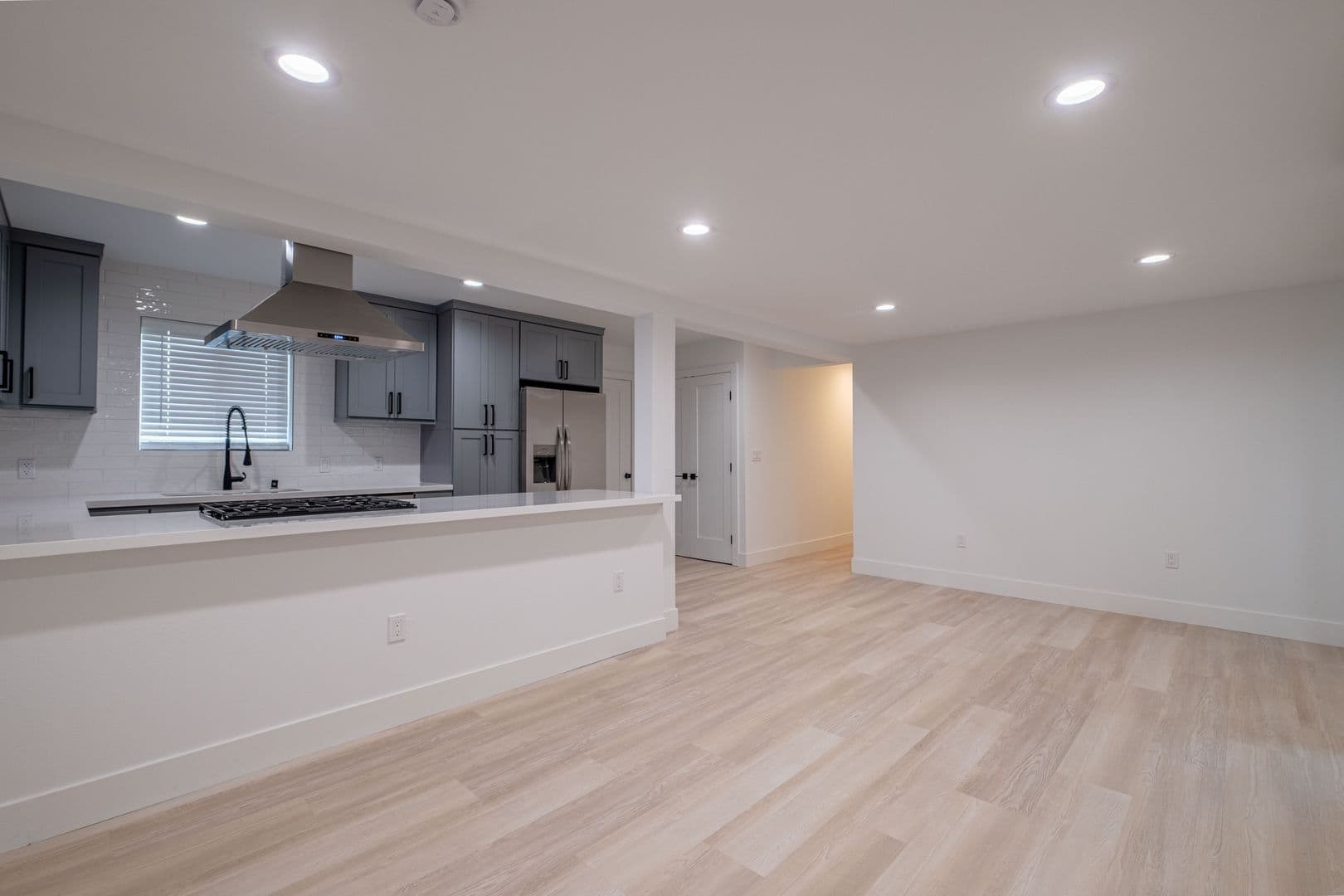Redondo Beach Apartment: 2107 Pullman Lane