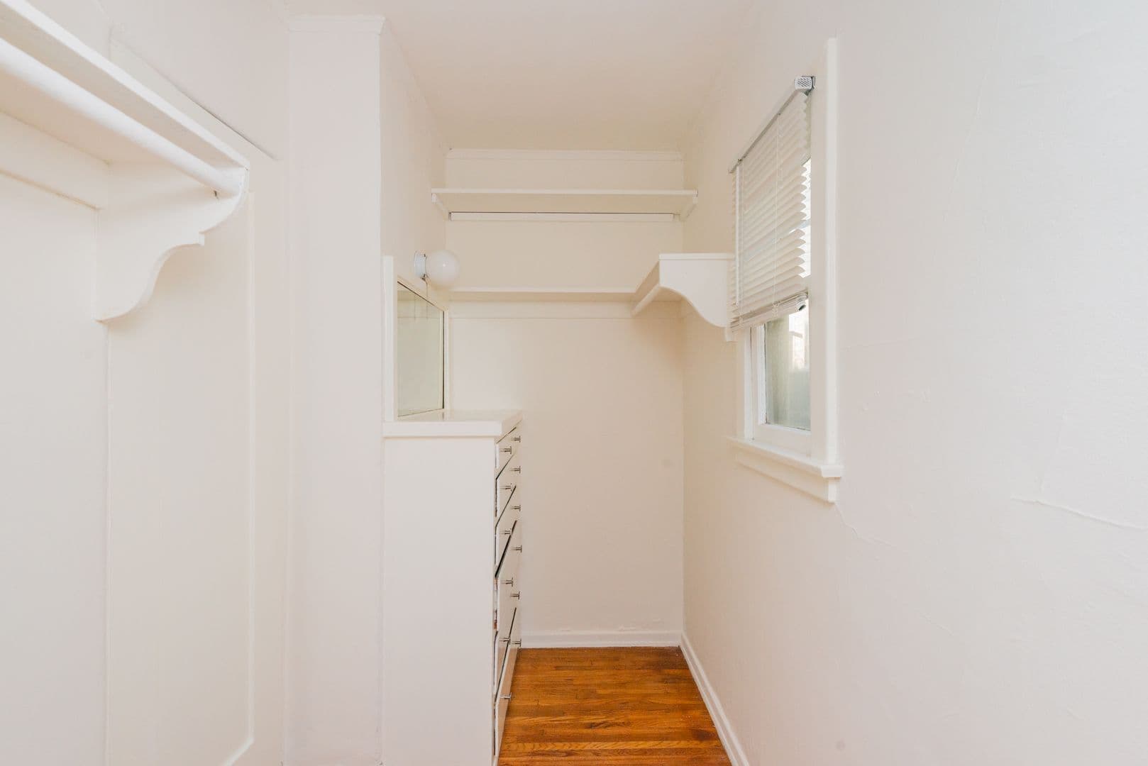 Los Angeles Apartment: 1225 North Citrus Ave.
