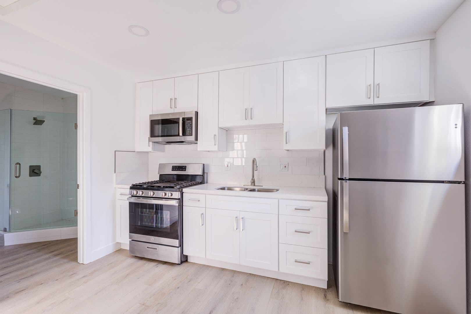 Los Angeles Apartment: 122 S. Berendo Street