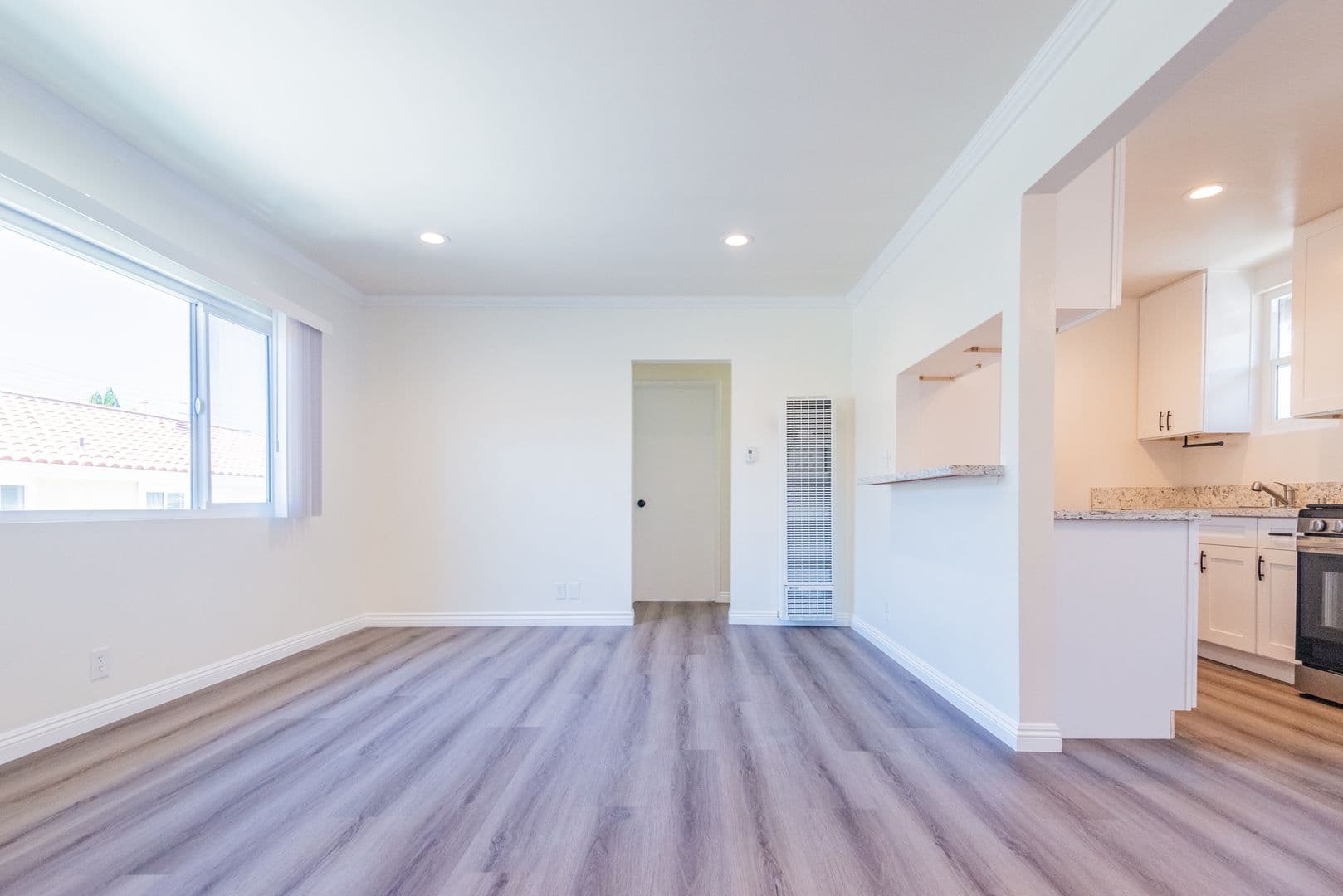 Redondo Beach Apartment: 2107 Pullman Lane