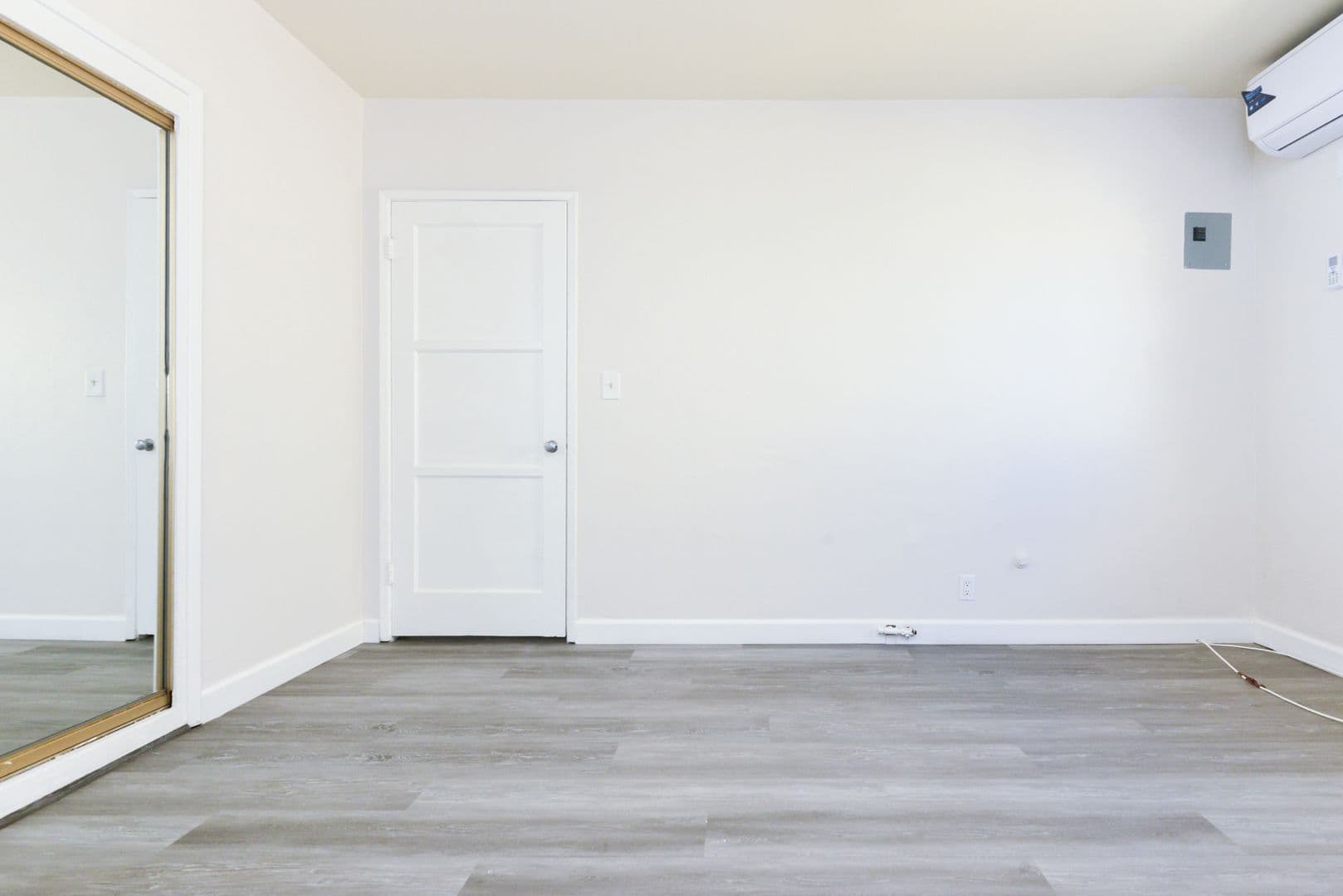 Los Angeles Apartment: 122 S. Berendo Street