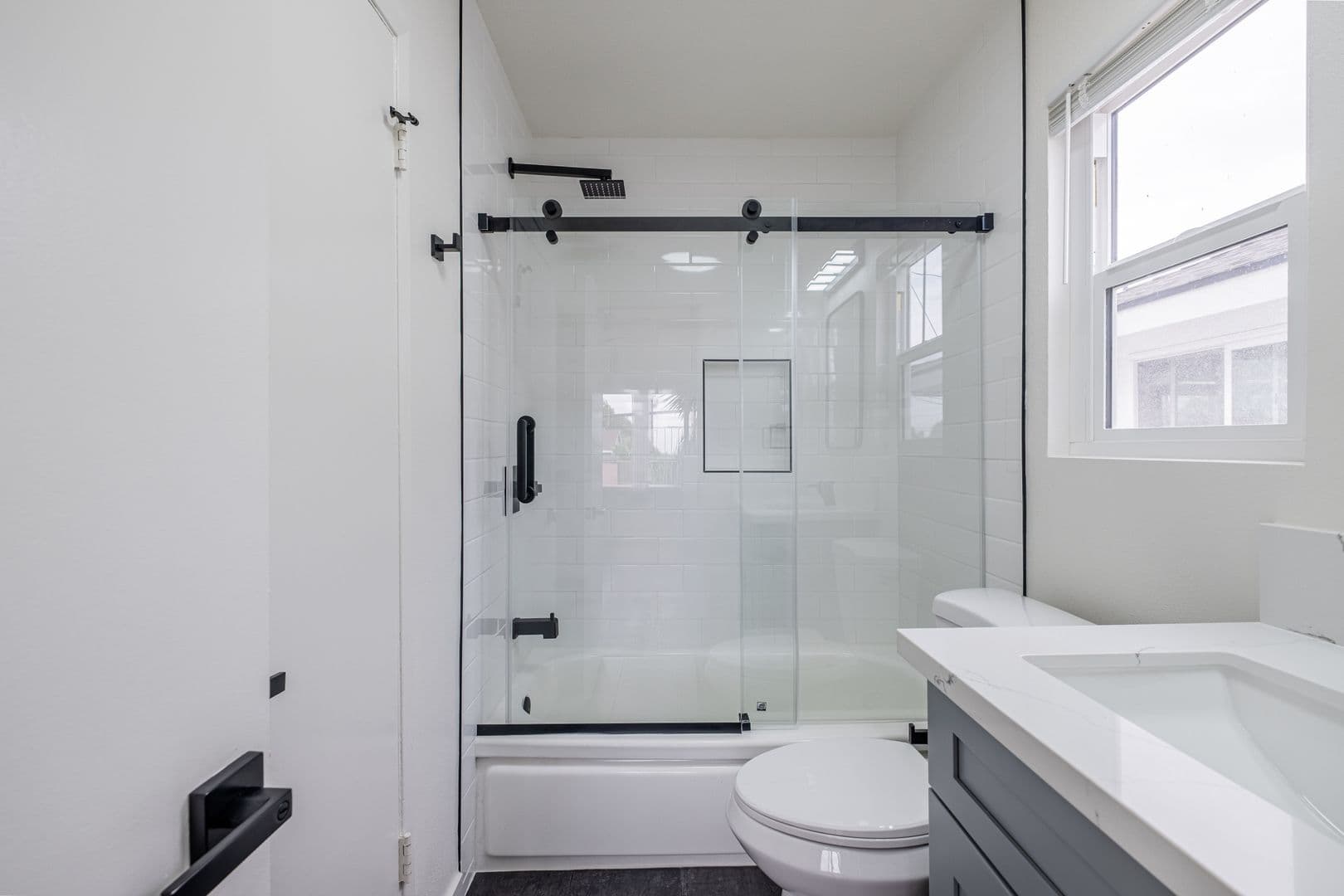 Torrance Apartment: 4712 Del Amo Blvd