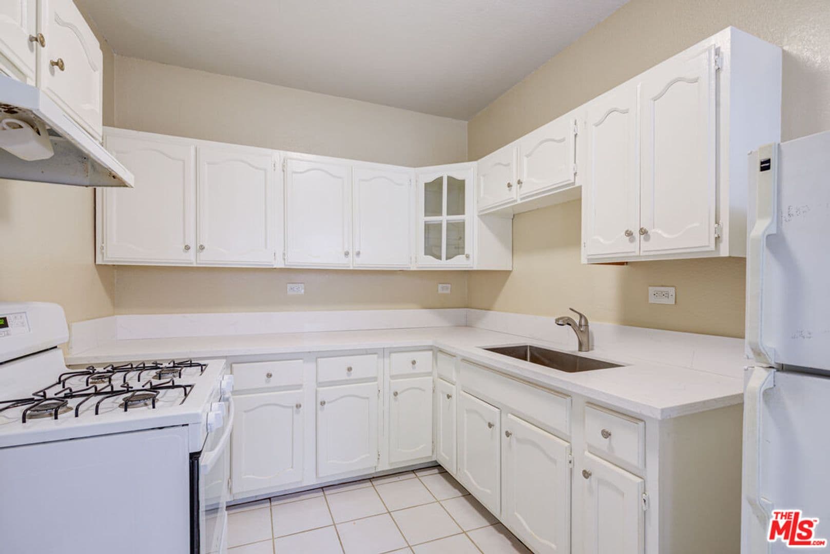 Los Angeles Apartment: 1492 Silver Lake Blvd