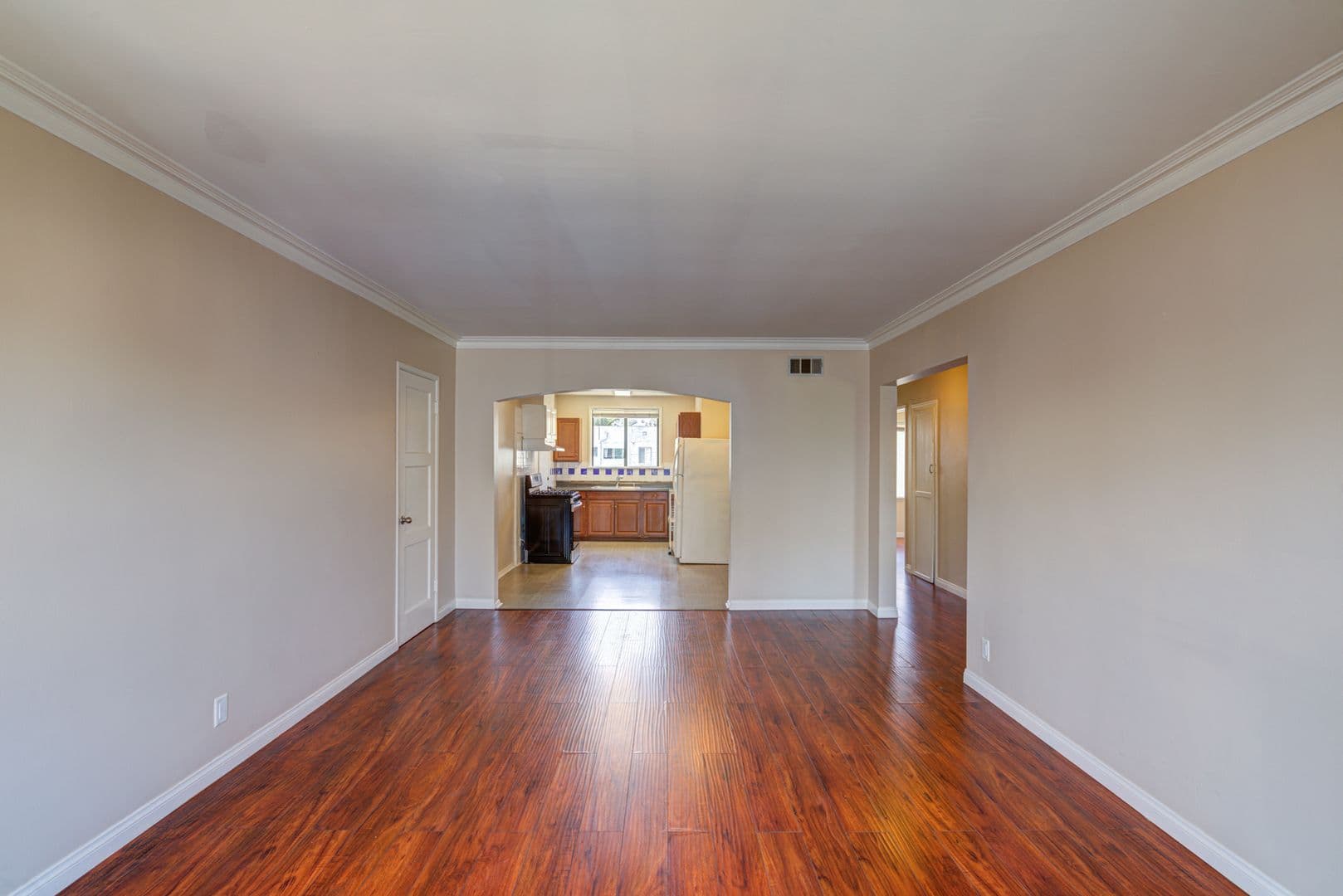 Los Angeles Apartment: 1154 S. Plymouth Blvd.