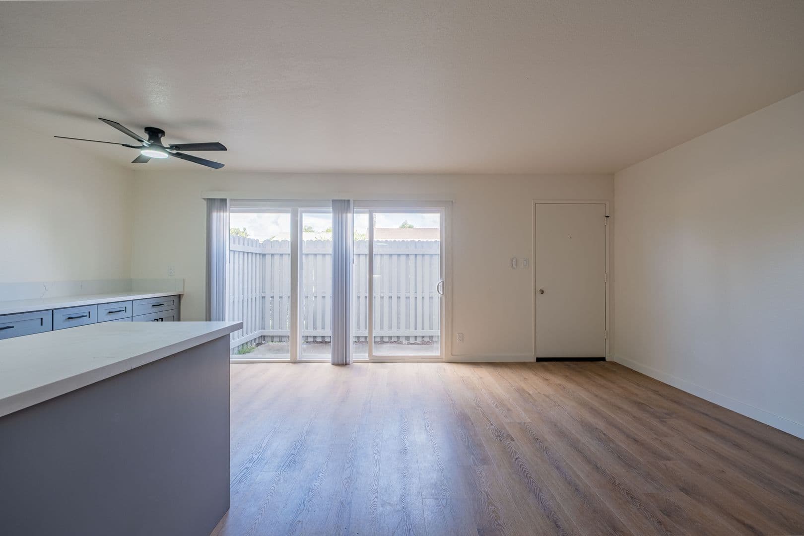 Torrance Apartment: 4712 Del Amo Blvd