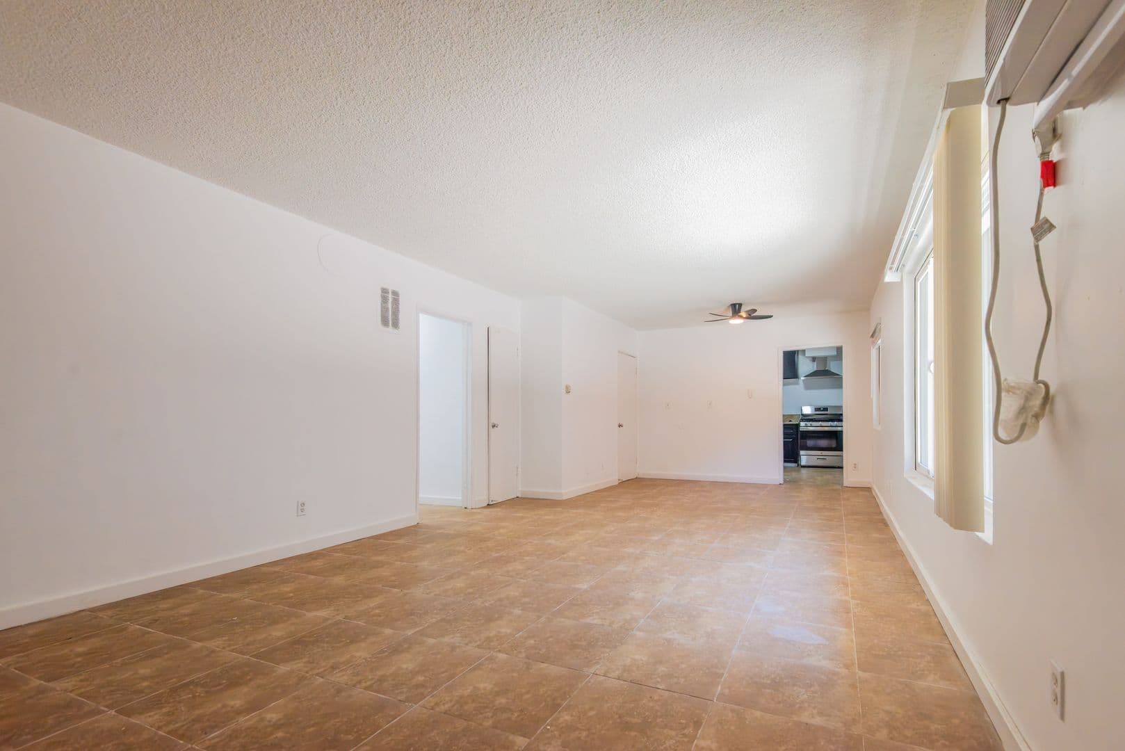 North Hollywood Apartment: 13135 Vanowen Street