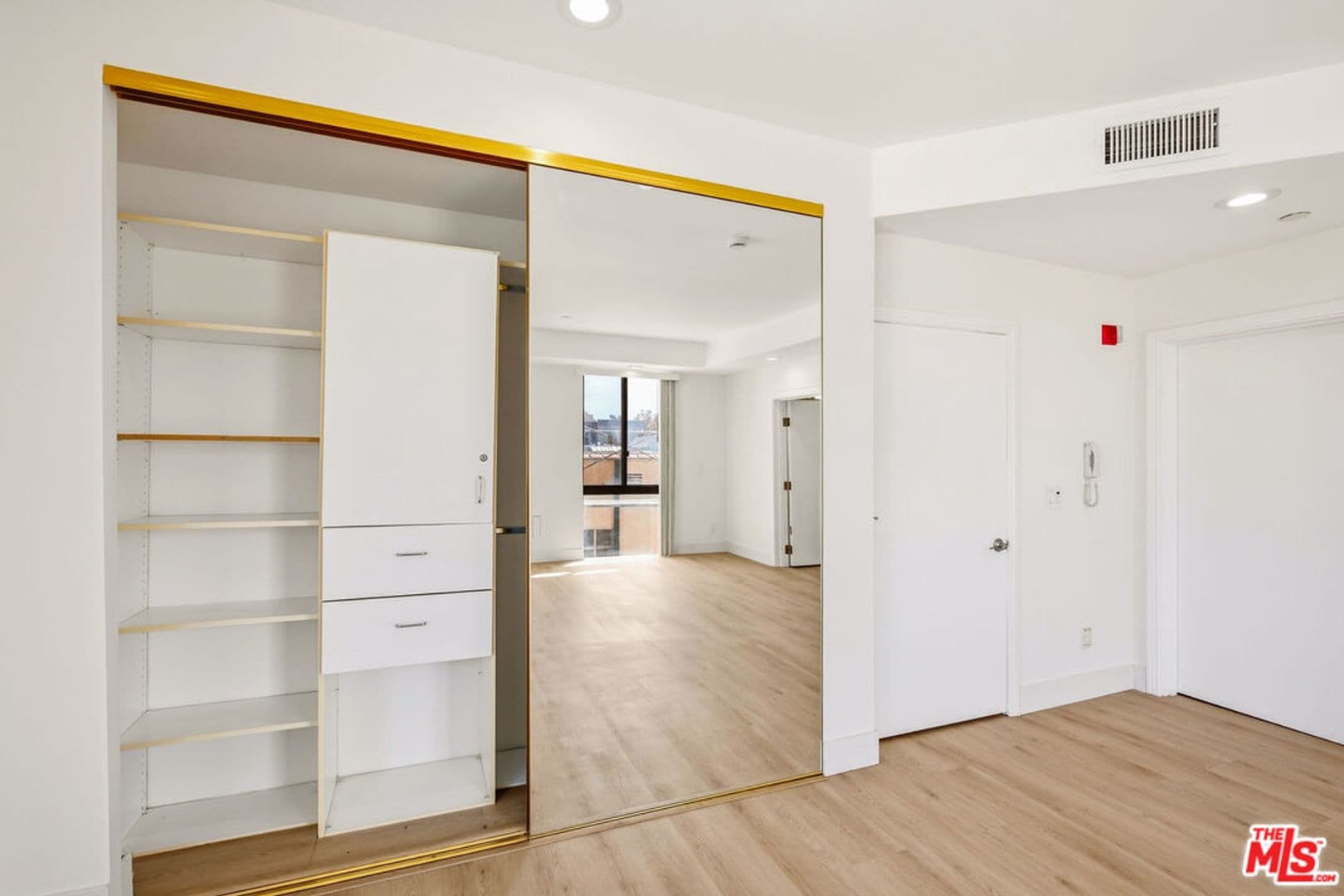 Beverly Hills Condo: 121 South Canon Drive