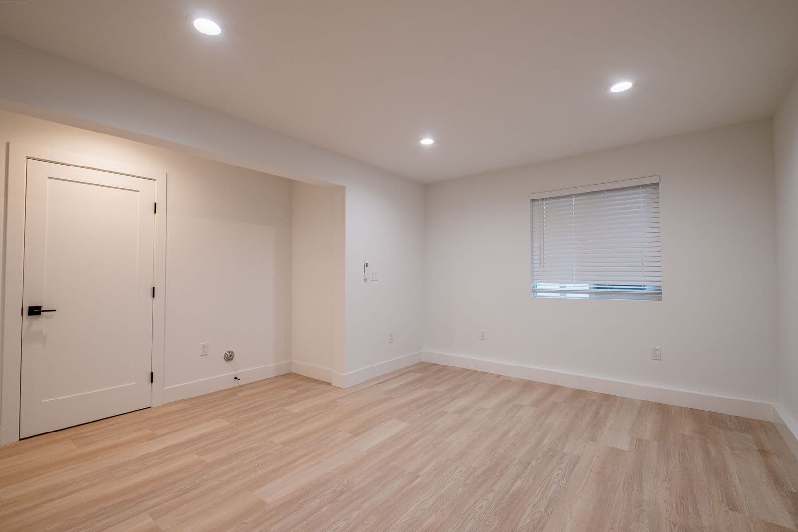 Redondo Beach Apartment: 2107 Pullman Lane
