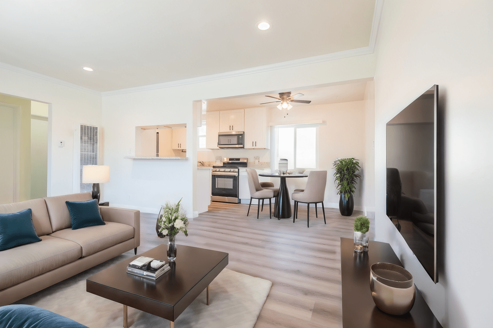 Redondo Beach Apartment: 2107 Pullman Lane