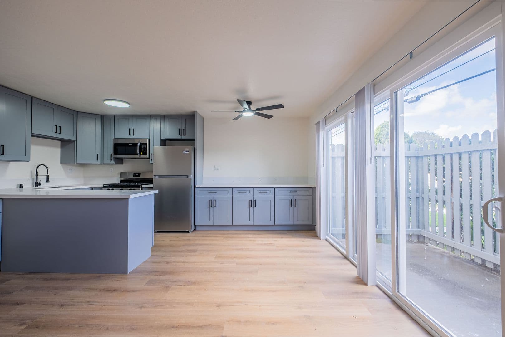 Torrance Apartment: 4712 Del Amo Blvd
