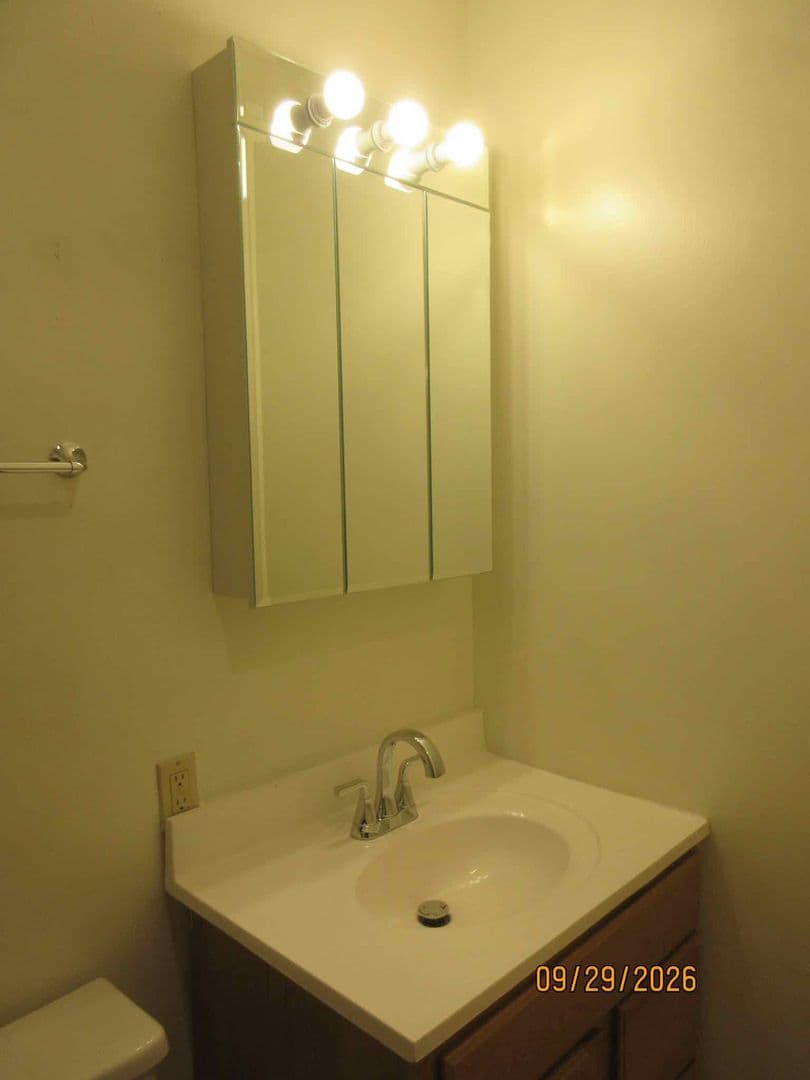 Milwaukee Apartment: 901 E. Clarke St.