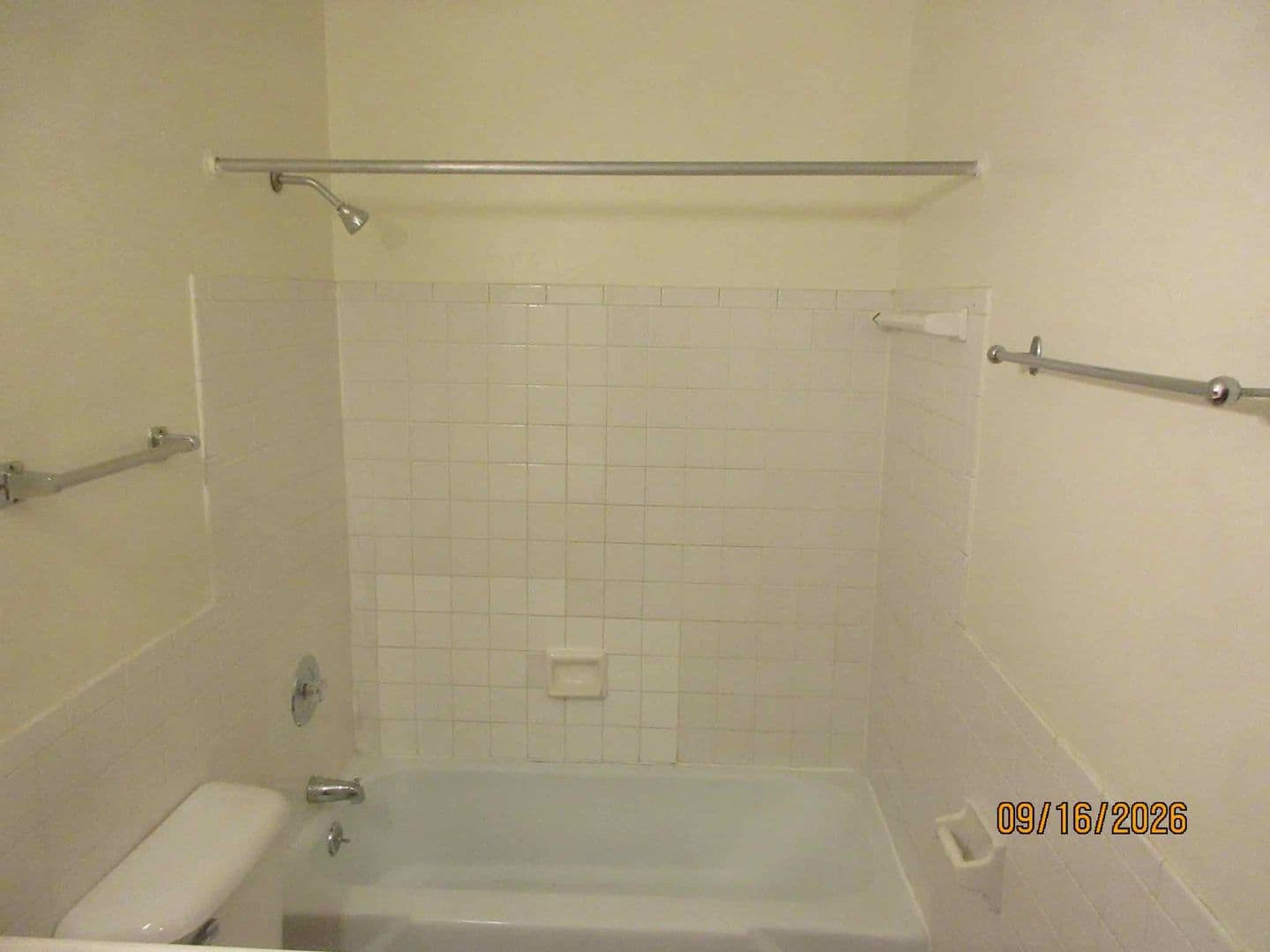 Milwaukee Apartment: 8750 W. Mill Rd.