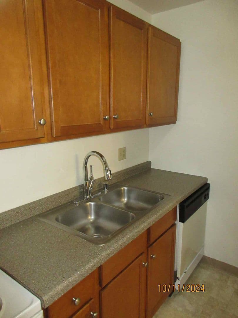 Germantown Apartment: N111 W15784 Vienna Court # 2