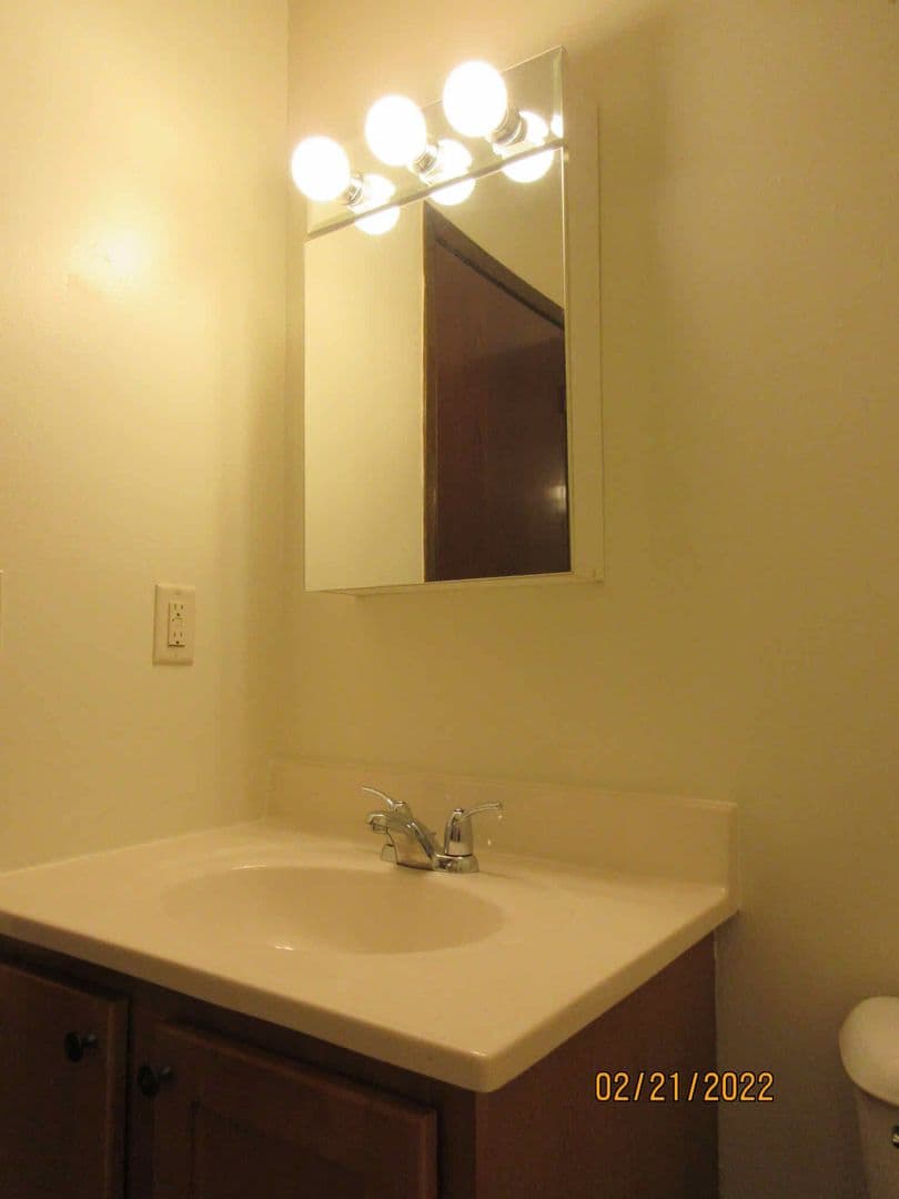 Milwaukee Apartment: 4780 N. 118th St.