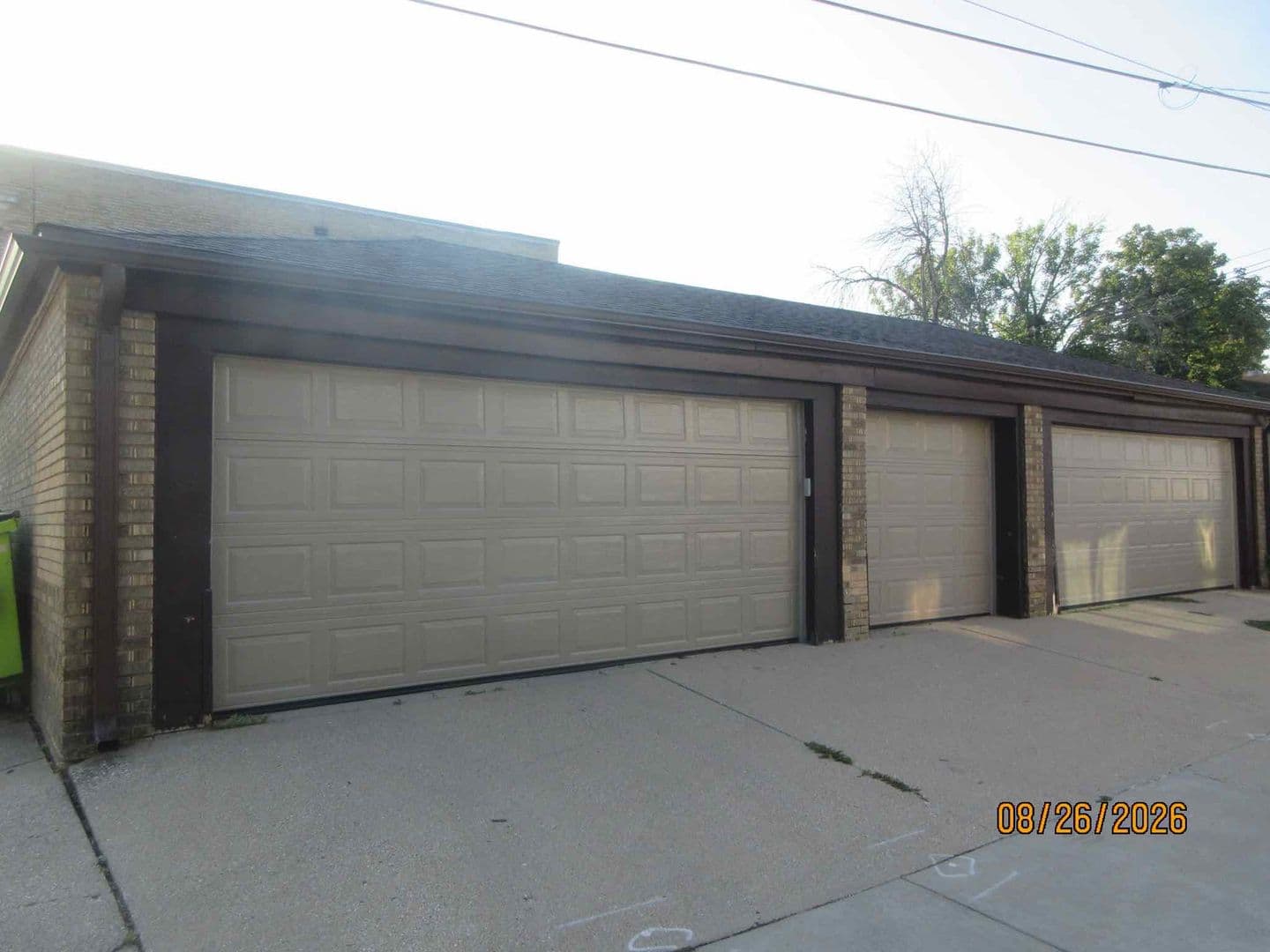Milwaukee Apartment: 3201 S. Howell Avenue