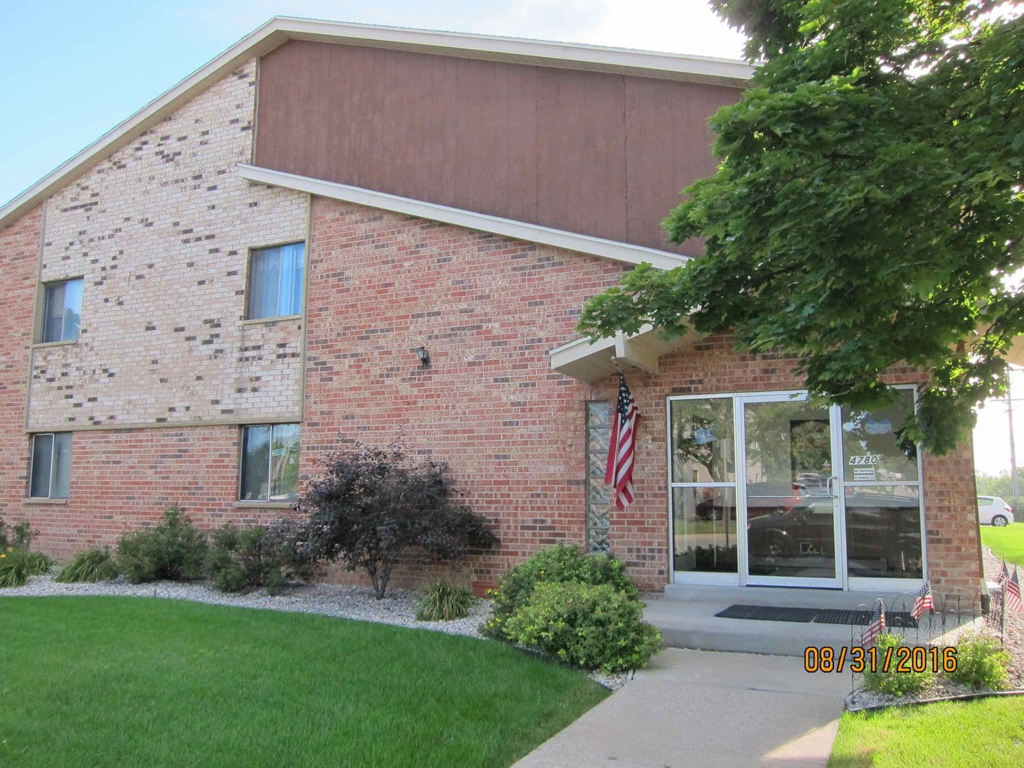 Milwaukee Apartment: 4780 N. 118th St.