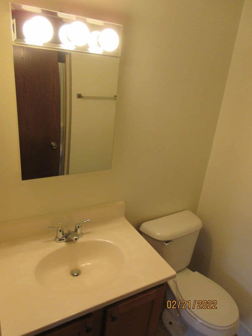 Milwaukee Apartment: 4780 N. 118th St.