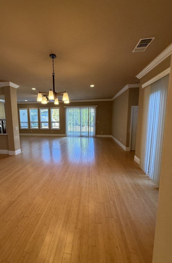 Vacaville House: 613 Arlene Court