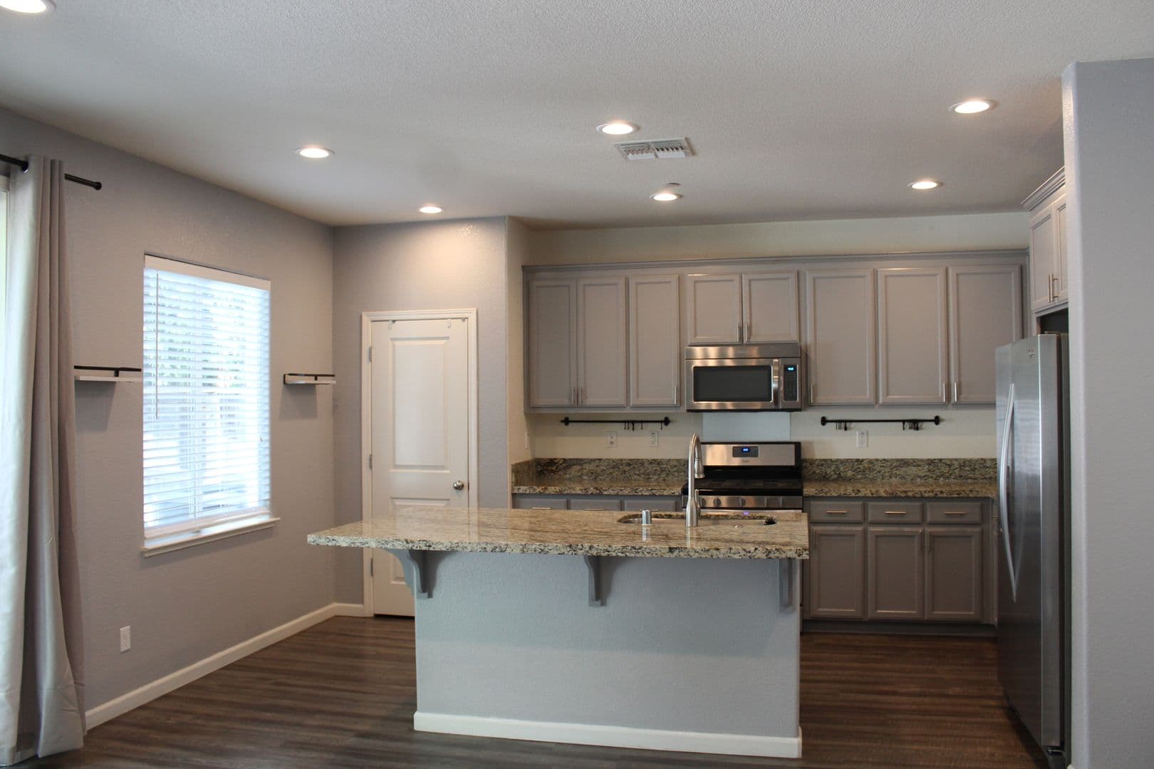 Dixon House: 1280 Cornell Dr