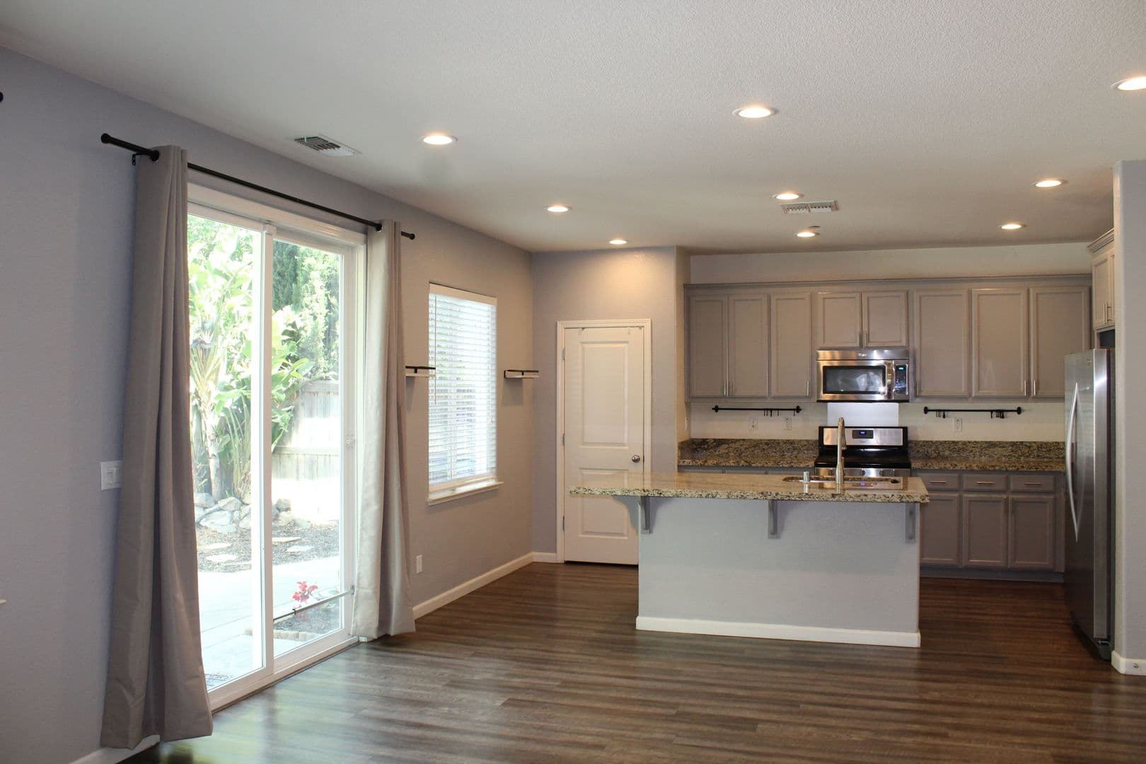 Dixon House: 1280 Cornell Dr