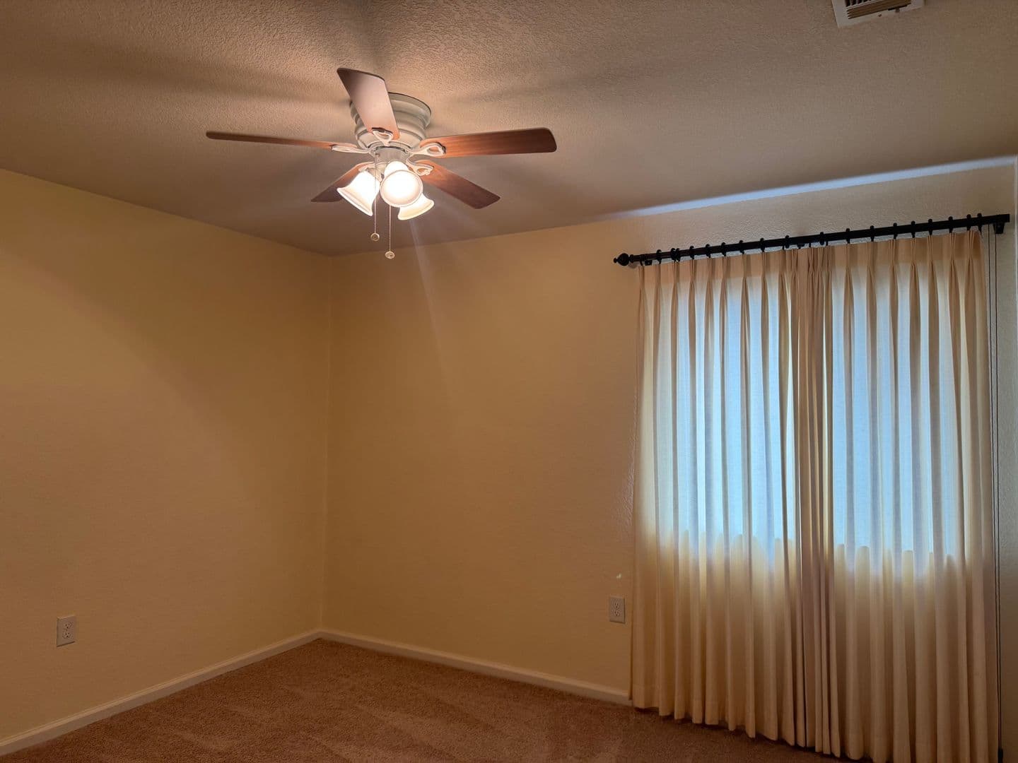 Vacaville House: 156 Lassen Circle