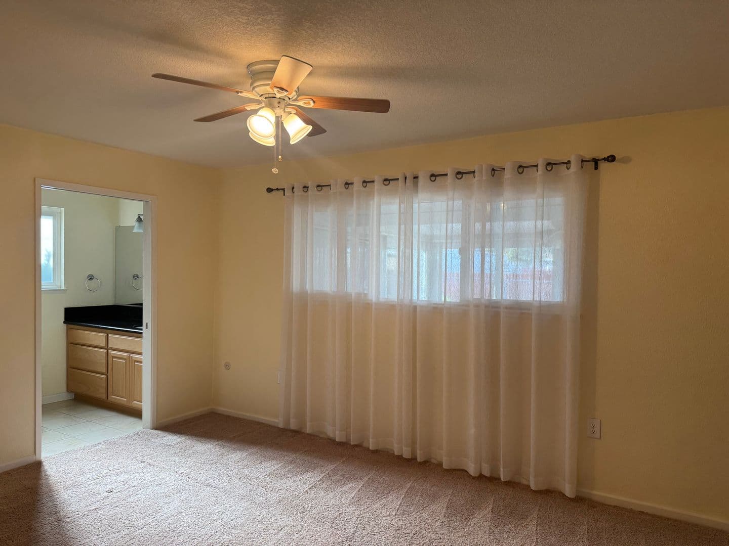 Vacaville House: 156 Lassen Circle