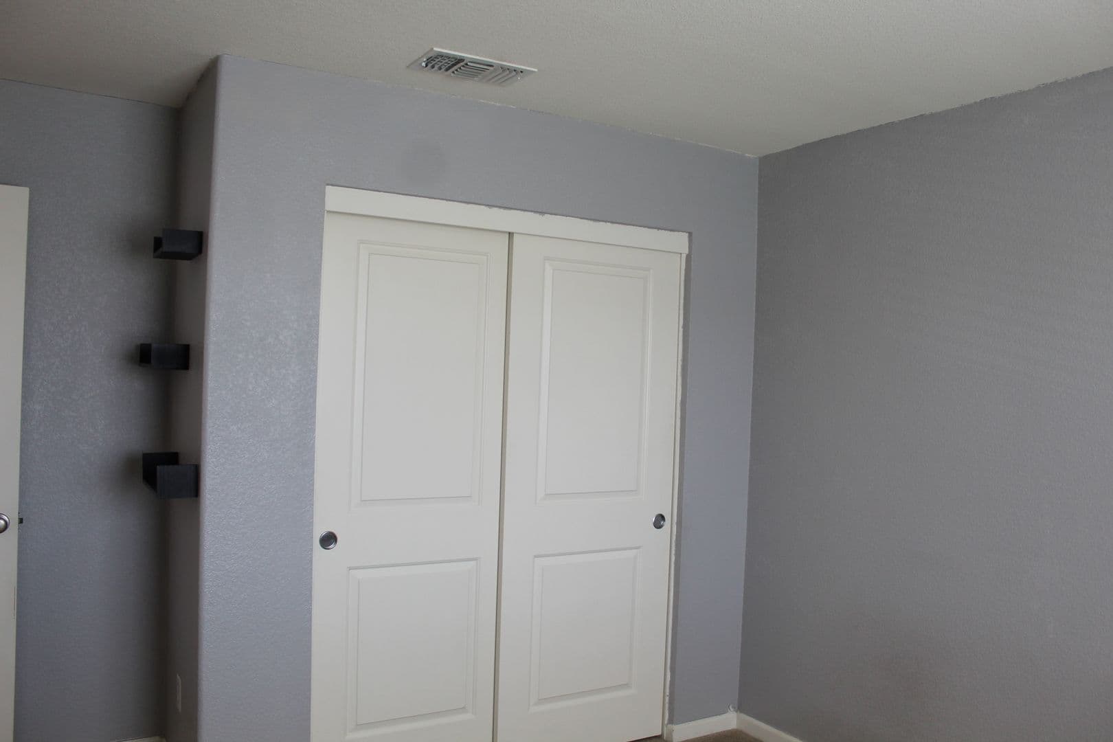 Dixon House: 1280 Cornell Dr