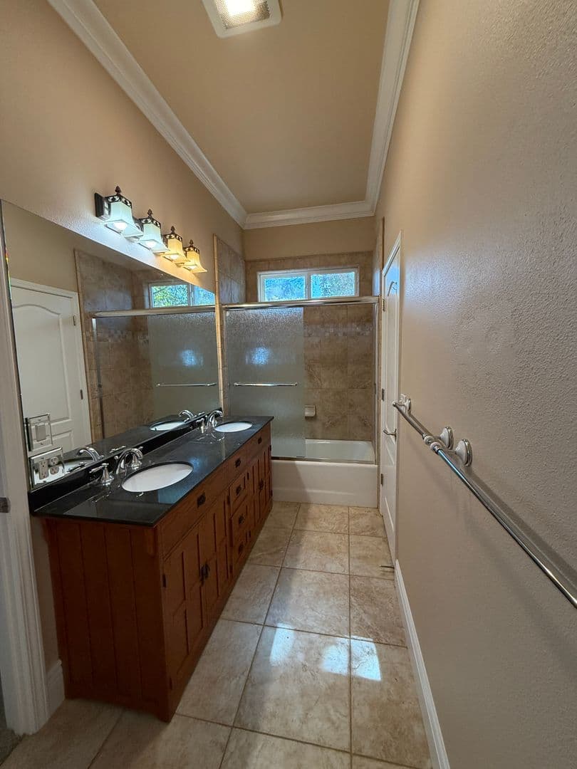 Vacaville House: 613 Arlene Court