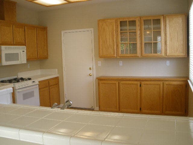 Vacaville House: 605 Blarney Circle