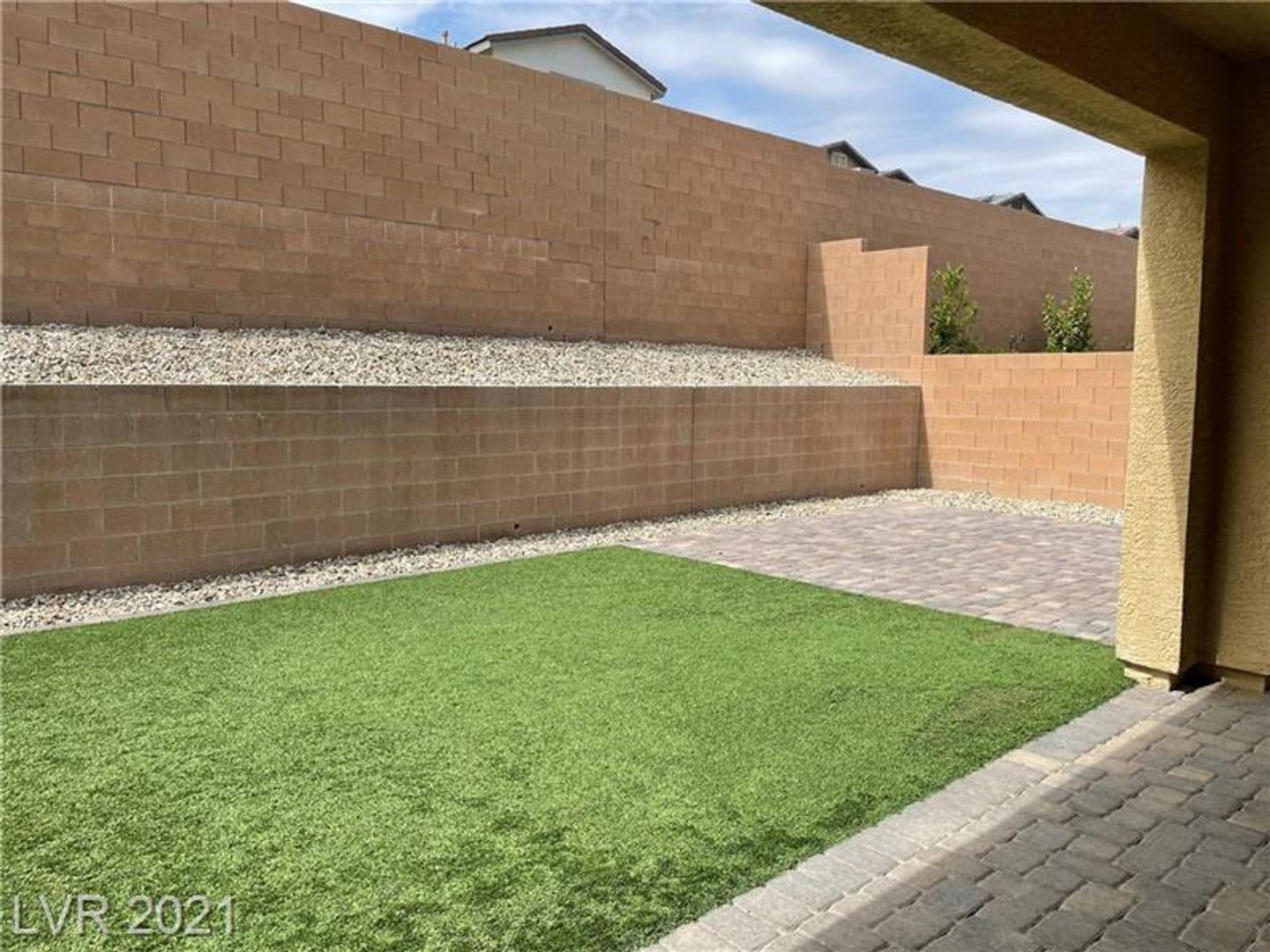 Henderson House: 3159 Hazy Hills Ave.