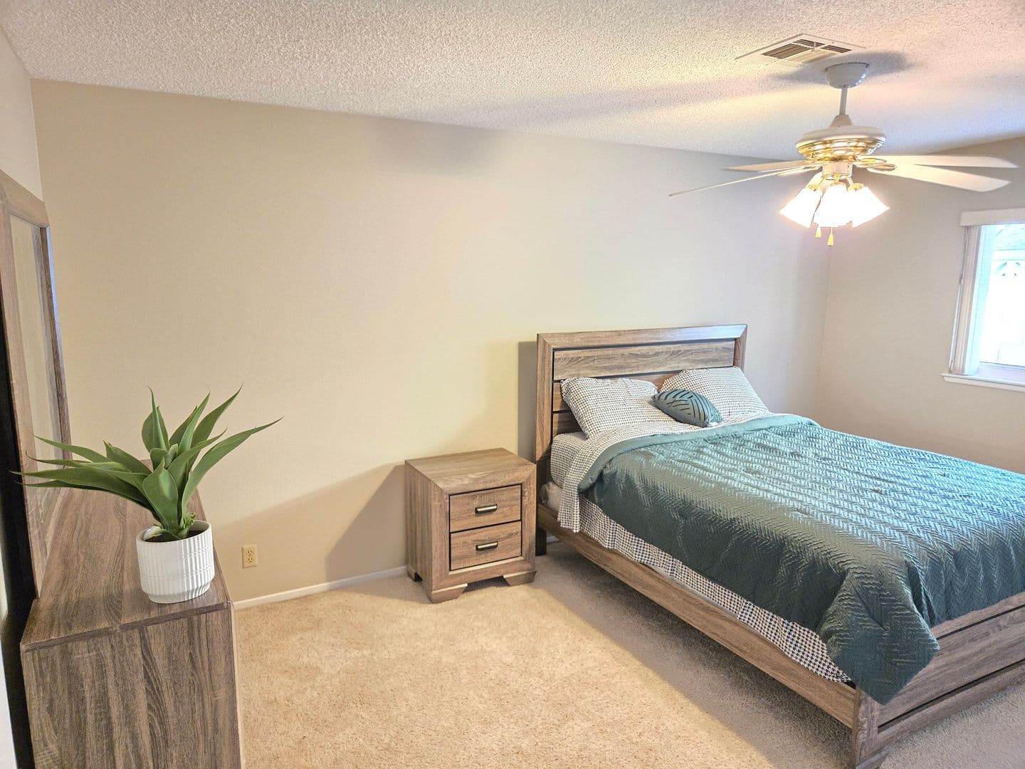 Las Vegas House: 6413 W Roy Rogers Dr.