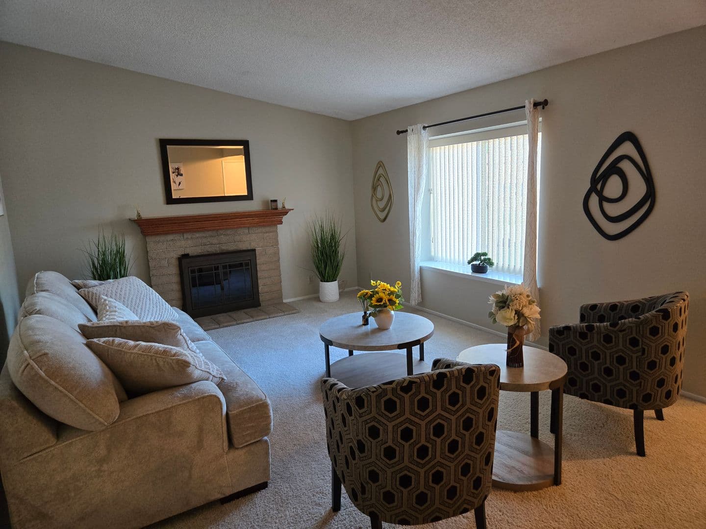 Las Vegas House: 6413 W Roy Rogers Dr.