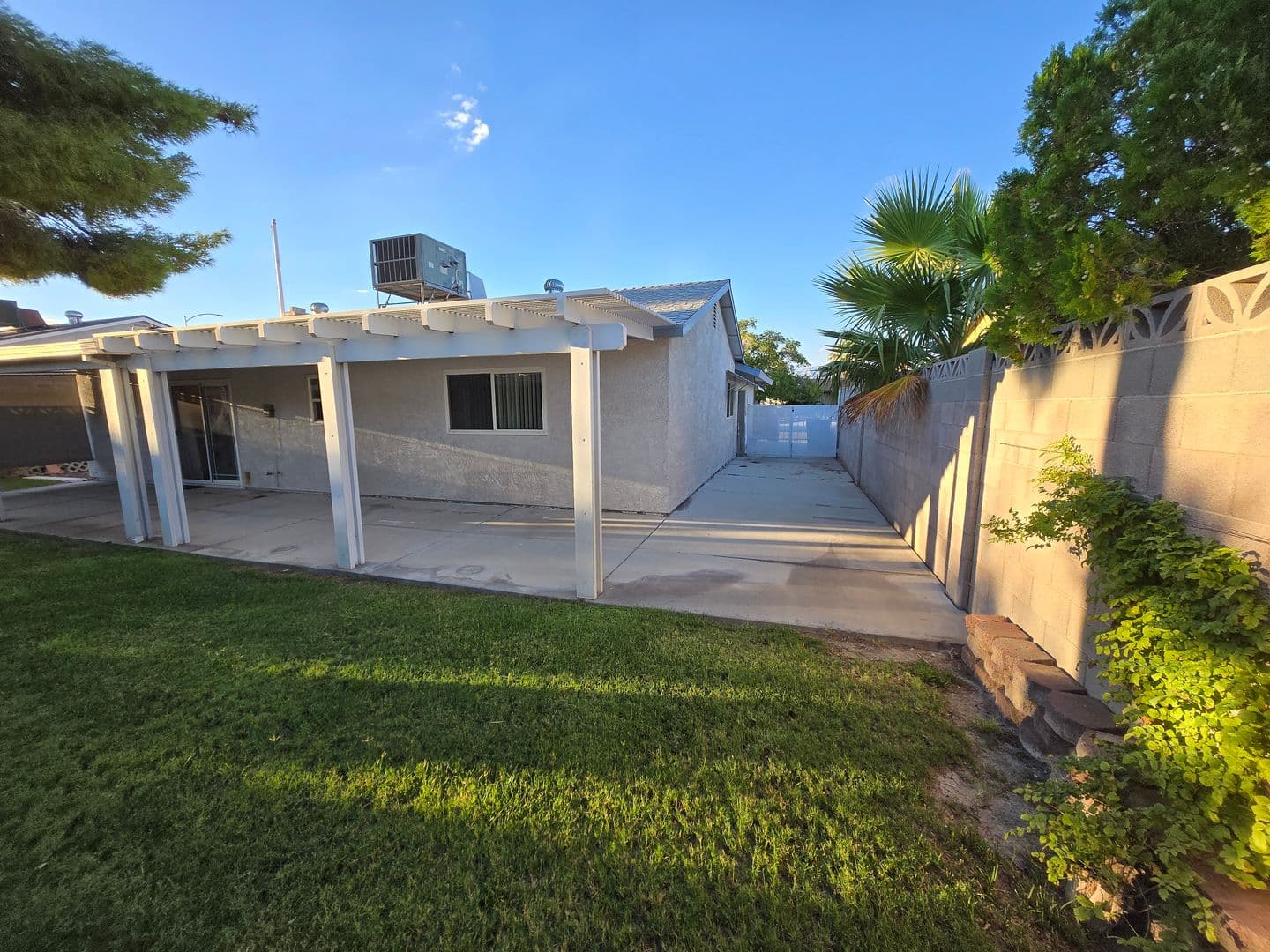 Las Vegas House: 6413 W Roy Rogers Dr.