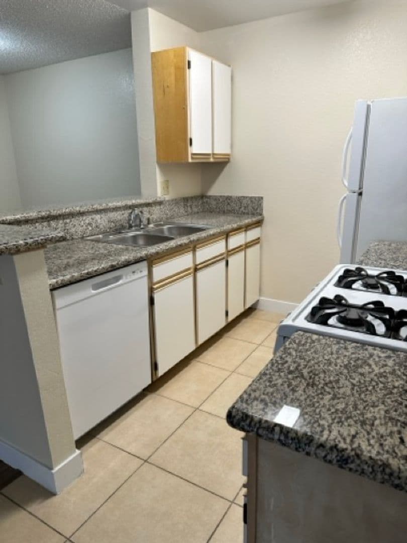 Las Vegas Condo: 2200 S Fort Apache Rd., #1028