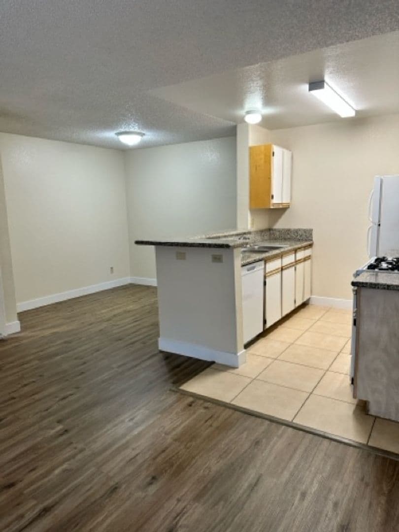 Las Vegas Condo: 2200 S Fort Apache Rd., #1028