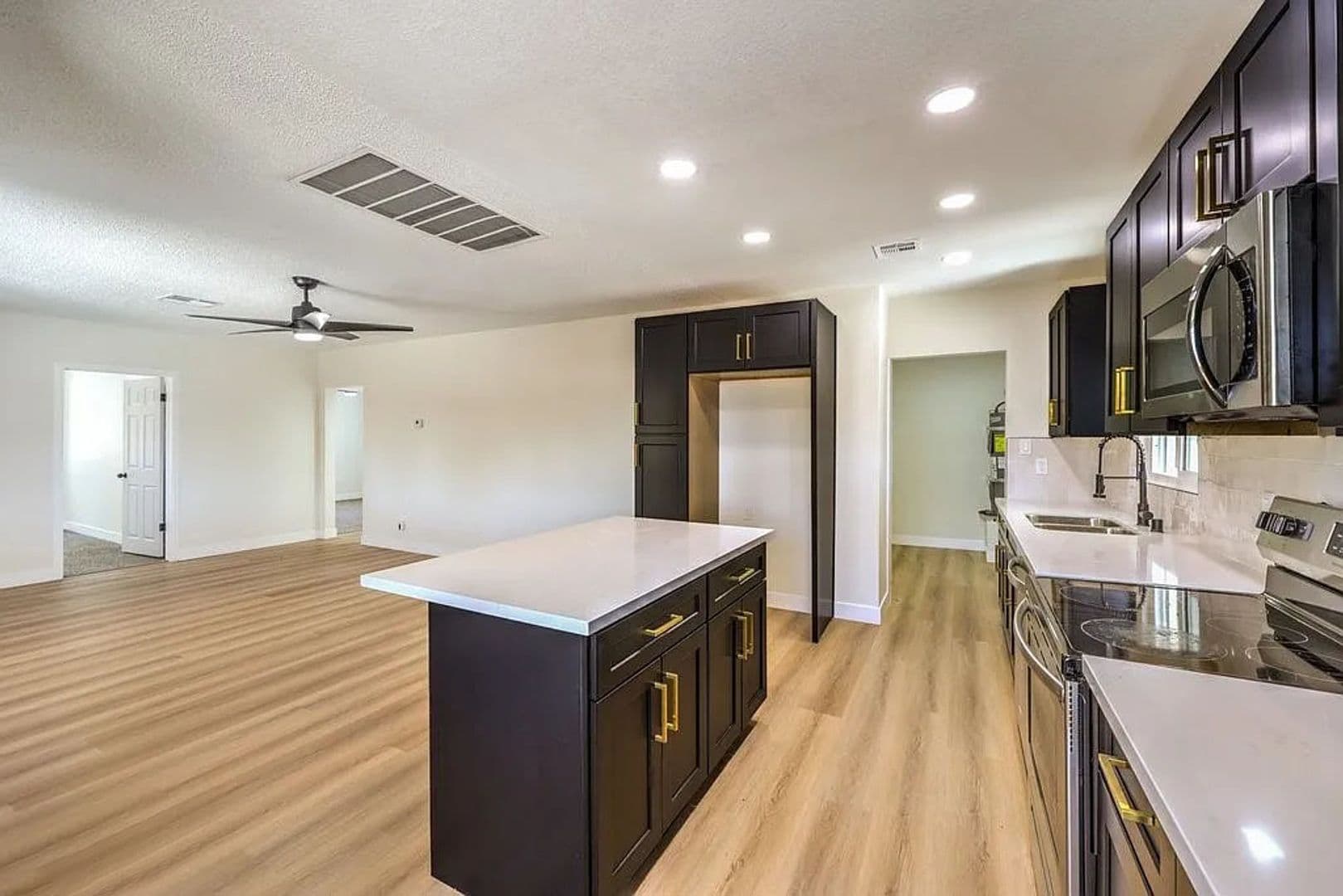 Las Vegas House: 1150 June Ave