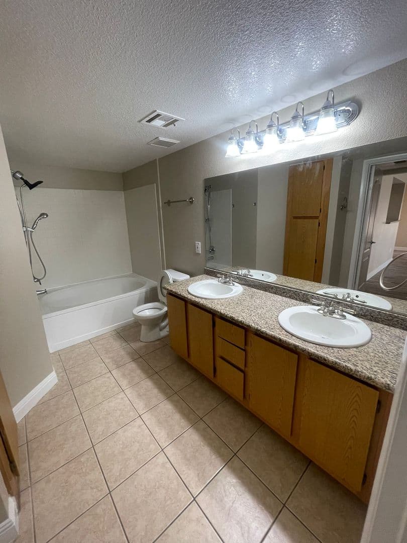 Las Vegas Condo: 5055 W Hacienda Ave #2094