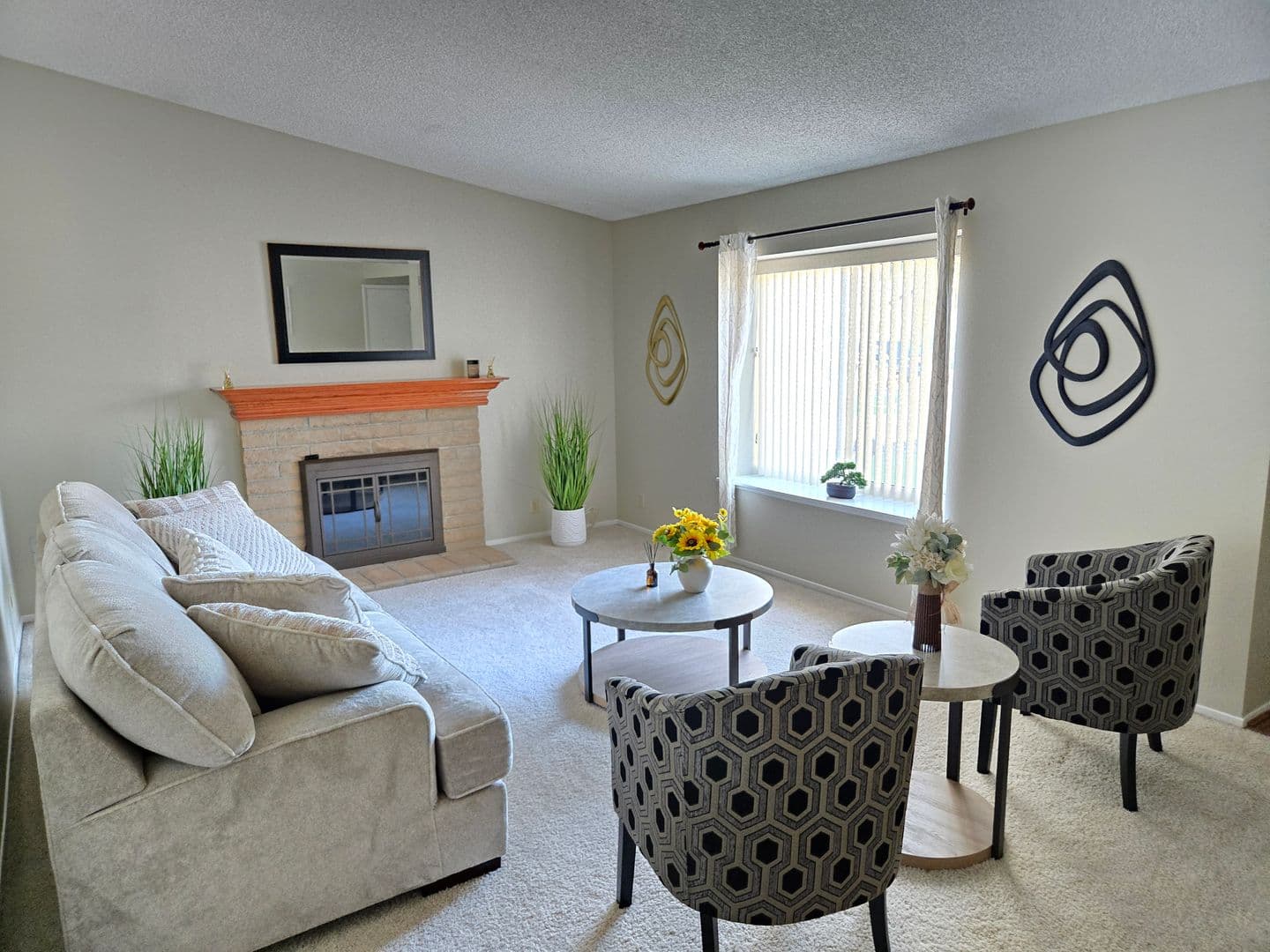 Las Vegas House: 6413 W Roy Rogers Dr.