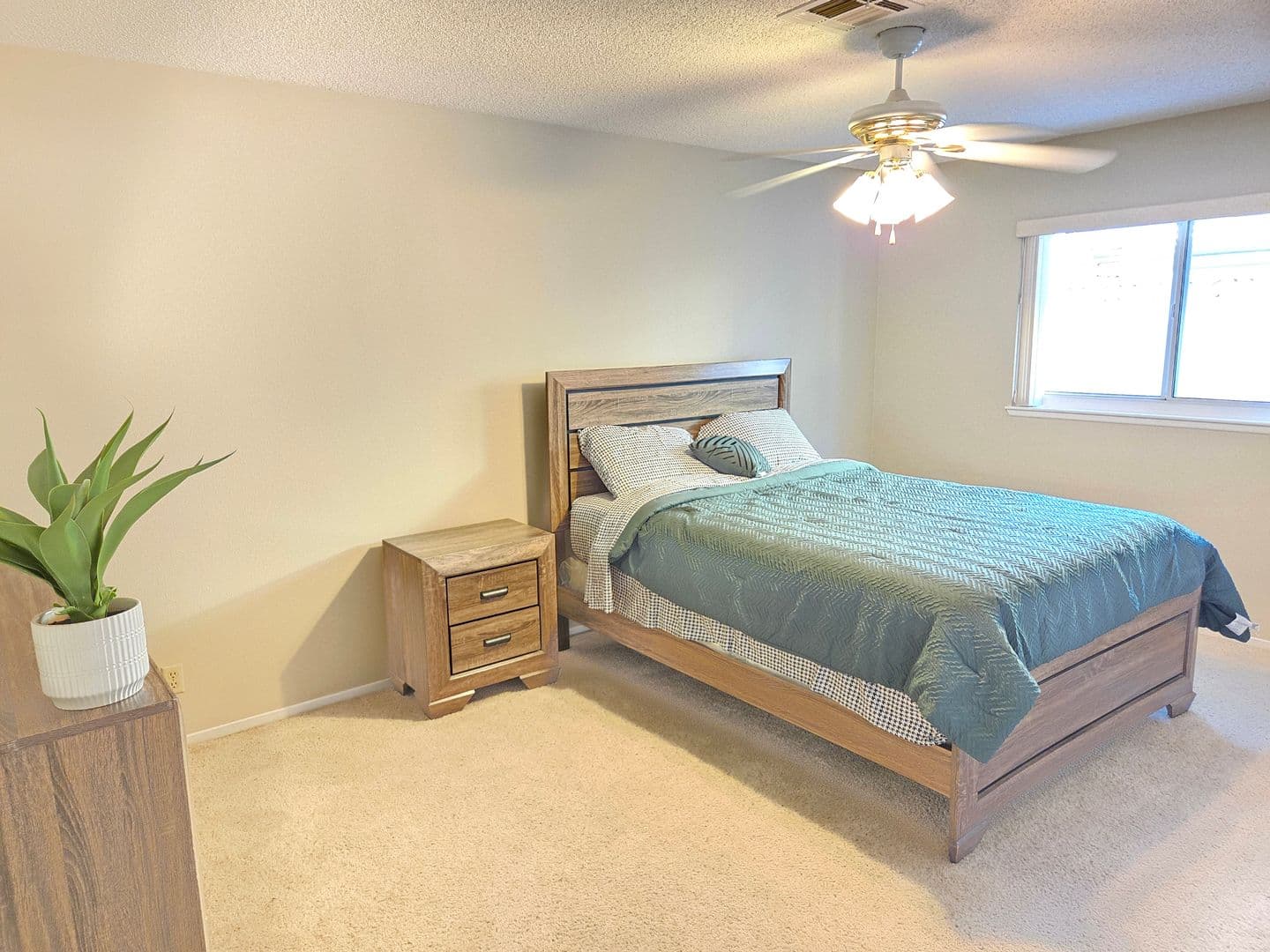 Las Vegas House: 6413 W Roy Rogers Dr.