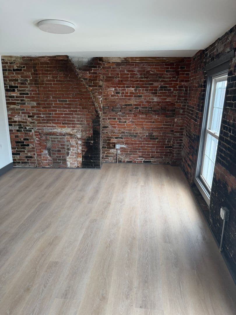 Bath Apartment: 120 Front Street