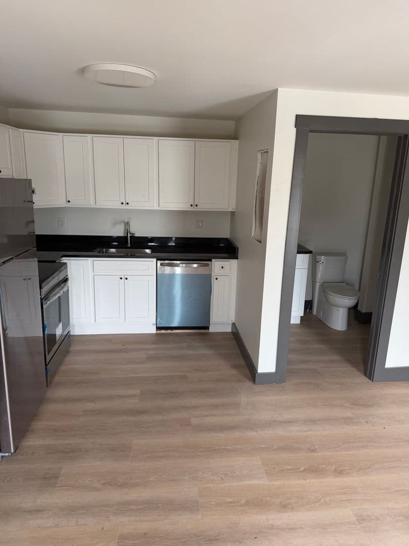 Bath Apartment: 120 Front Street